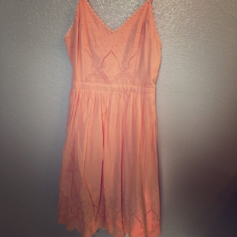 Beautiful dress with sweet details